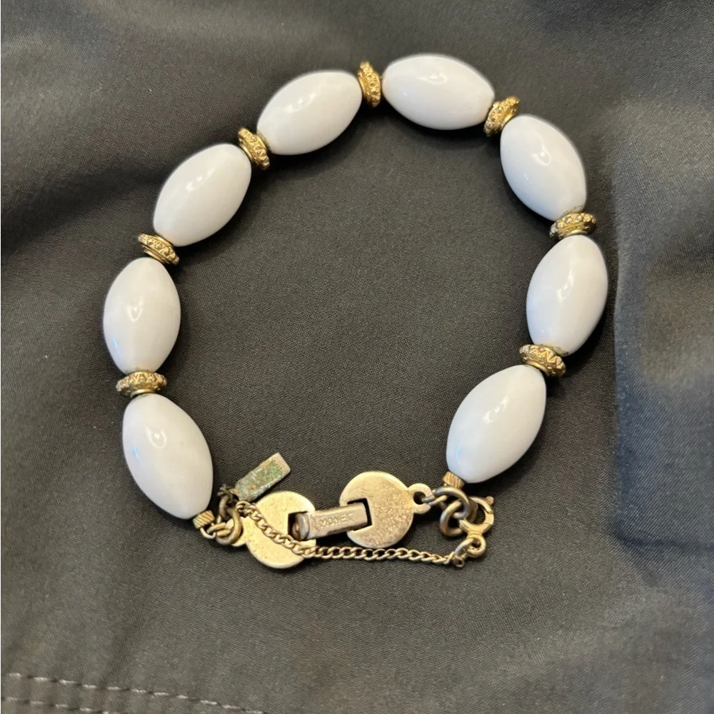VINTAGE MONET WHITE BARREL BEADS & GOLD TONE SPACERS BRACELET G740